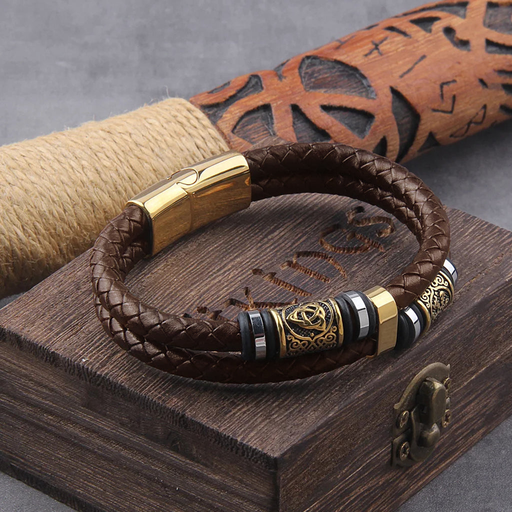 Brunt tvåflätat läderarmband i vikingastil för män och kvinnor