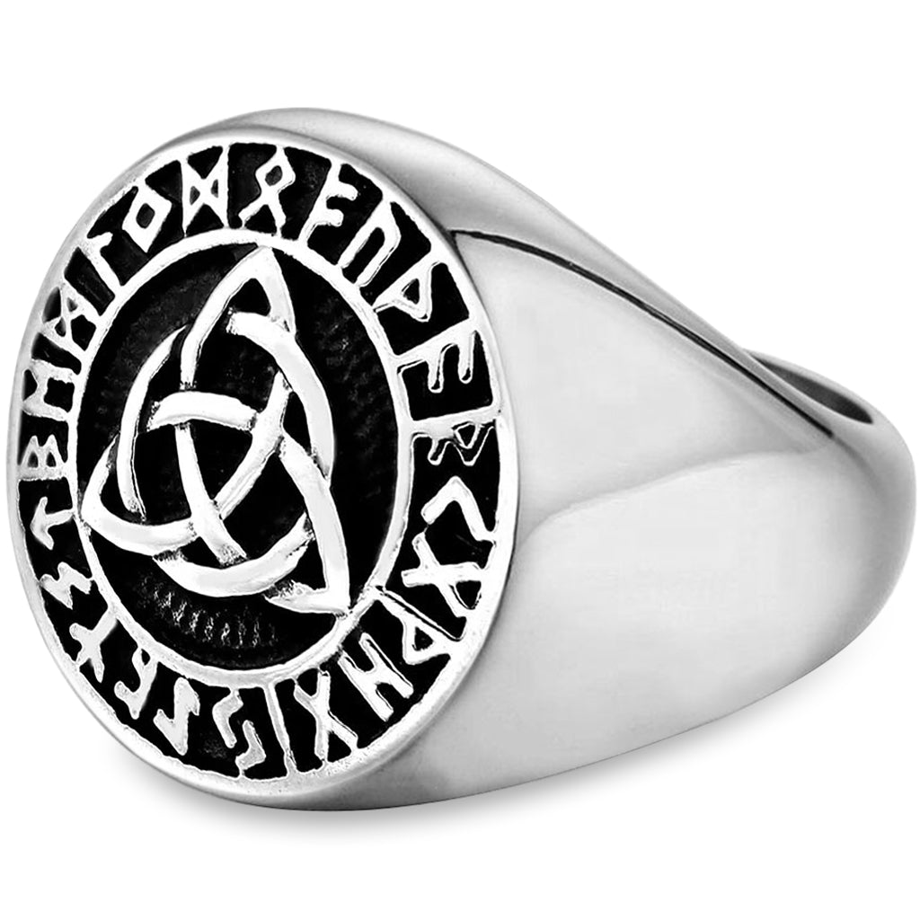 Ring med keltisk knut på klacken