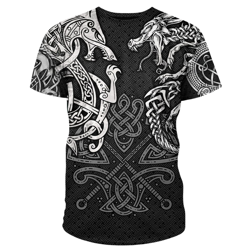 Nordisk T-shirt mönstrad med varg och drake