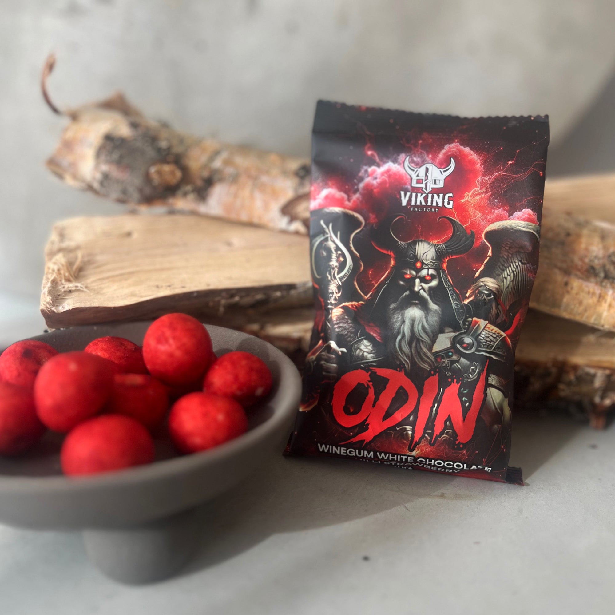 Odin vingummin från Viking Factory – vit choklad, chili och jordgubb i kraftfull vikingainspirerad konfekt