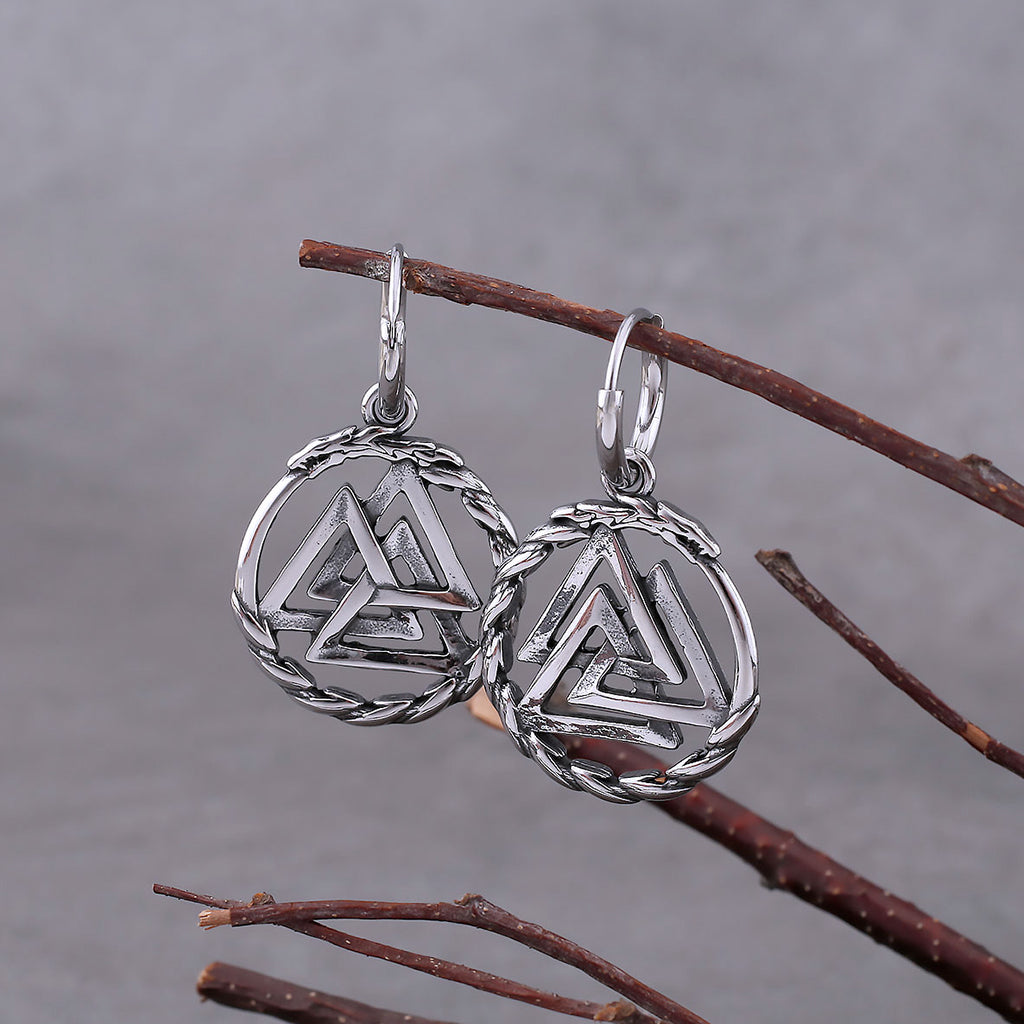 Silverfärgade ringörhängen med ormhängsmycken
