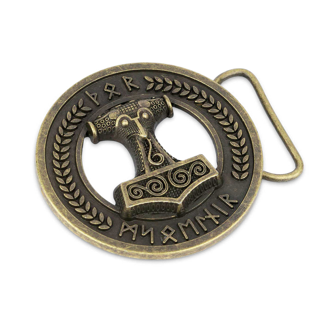 Runt bältesspänne med runor och åskguden Tors hammare Mjölner