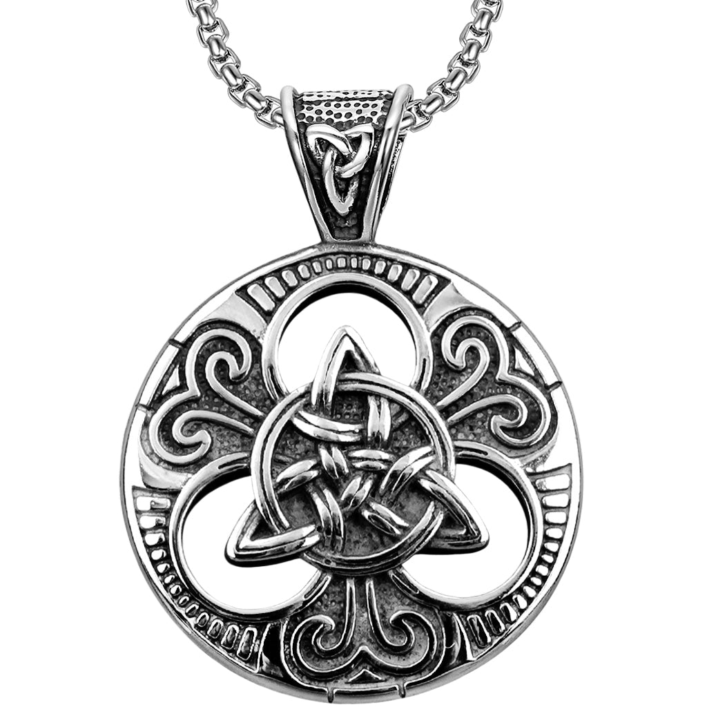 Halsband med runt hänge avbildande triquetra