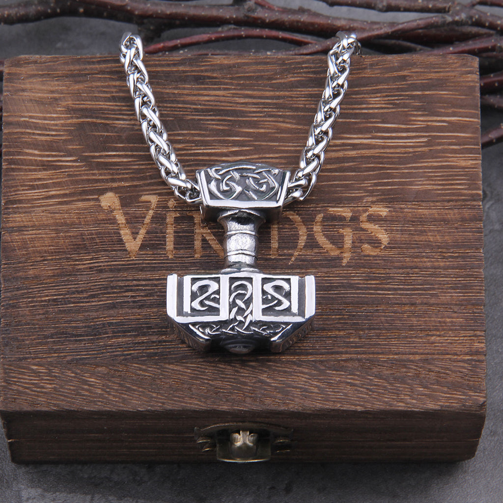 Viking halsband föreställande den nordiske åskguden Tors hammare