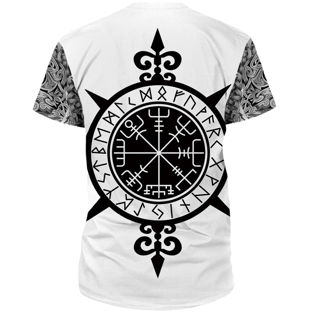 Vit T-shirt med den isländska rungaldern vegvisir tryckt på ryggen