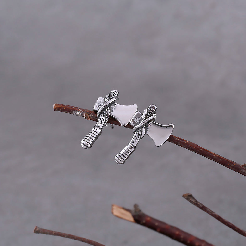 Yxformade ear studs gjorda i rostfritt stål