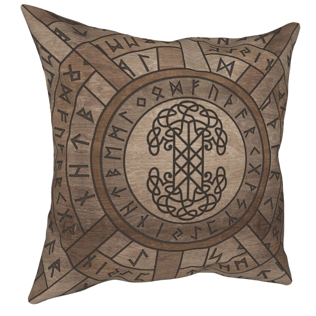 Vikingatida kuddfodral med motiv av runor och Yggdrasil