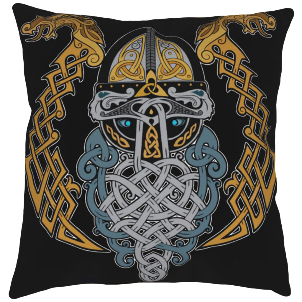 Svart kuddfodral med textiltryck av fornnordisk viking med skägg och vikingahjälm