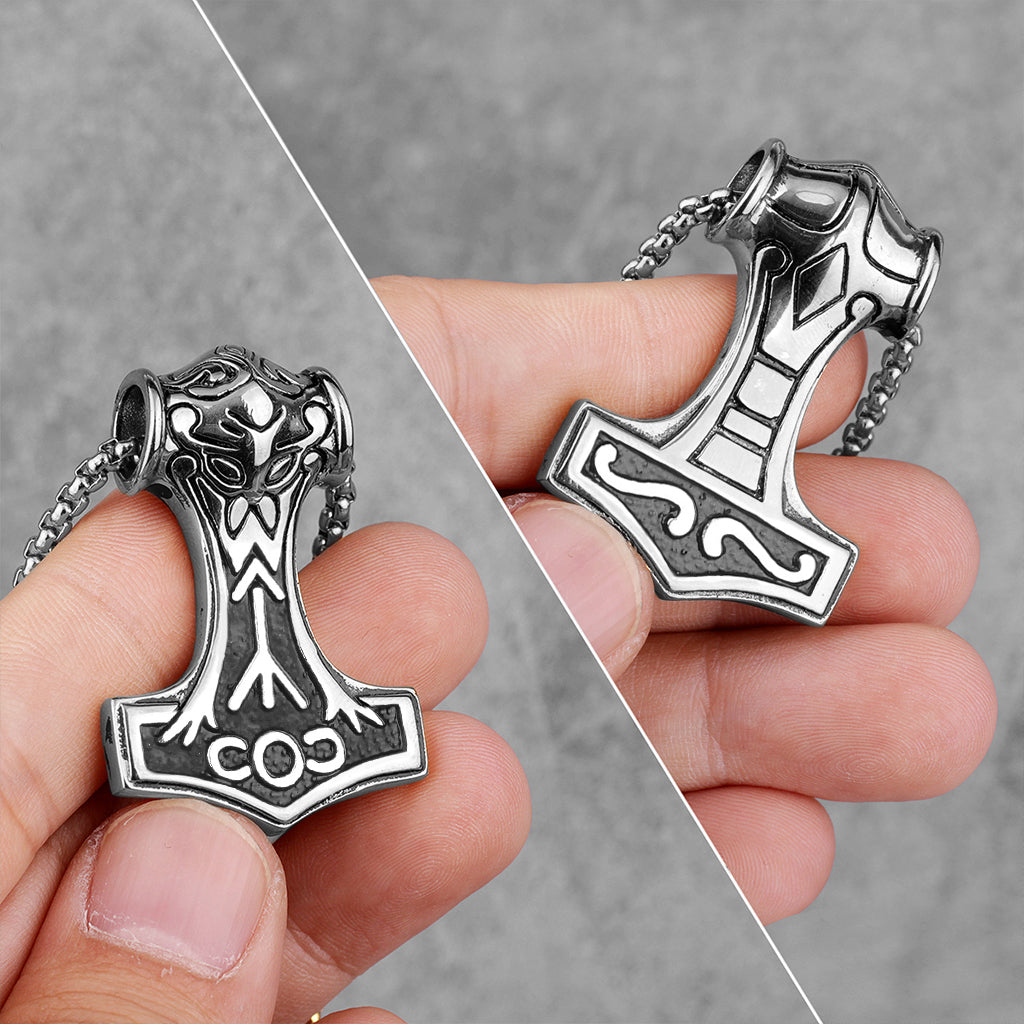 Hammarformat smycke tillverkat i rostfritt stål