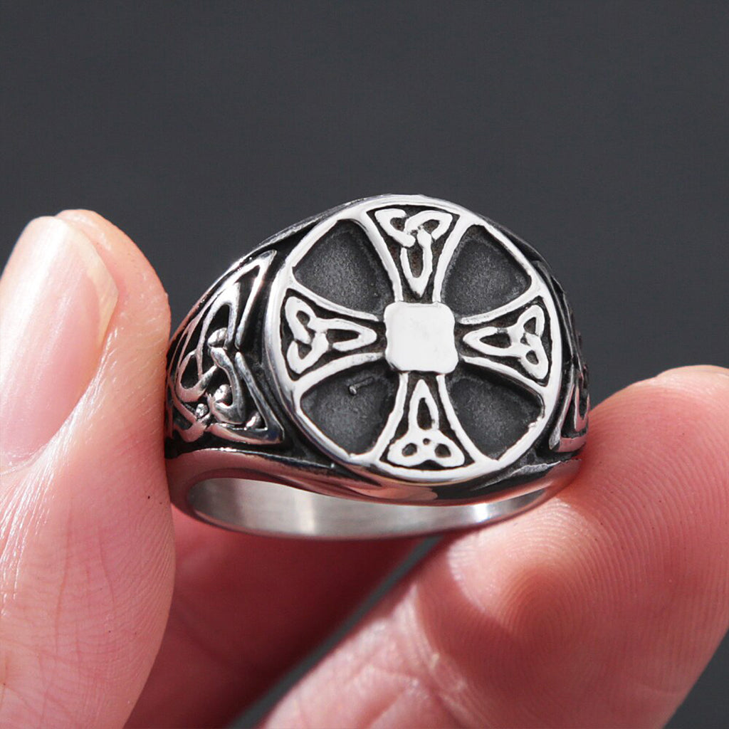 Keltisk klackring för herr med Odins kors (viking kors)