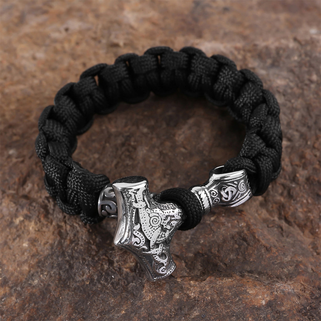 Paracord-armband med silverfärgat Mjölner-smycke i rostfritt stål
