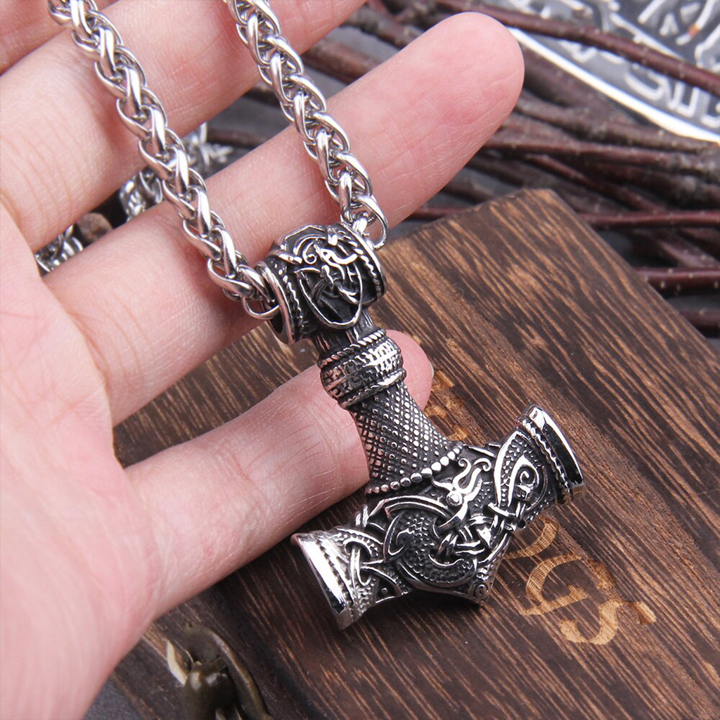 Smyckesset med Torshammare i silver, halskedja i stål och läderrem i äkta läder