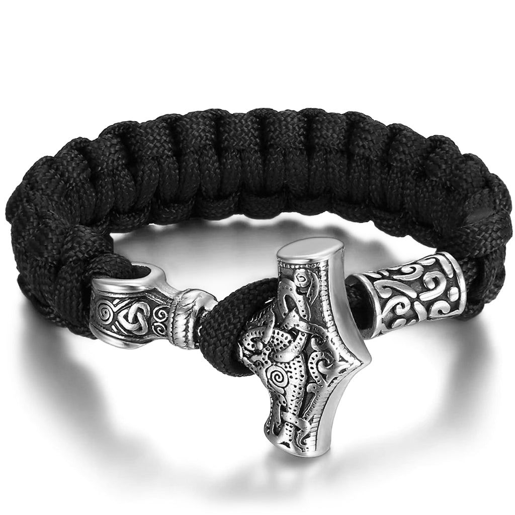 Handgjort Tors hammare armband tillverkat av svart nylontråd
