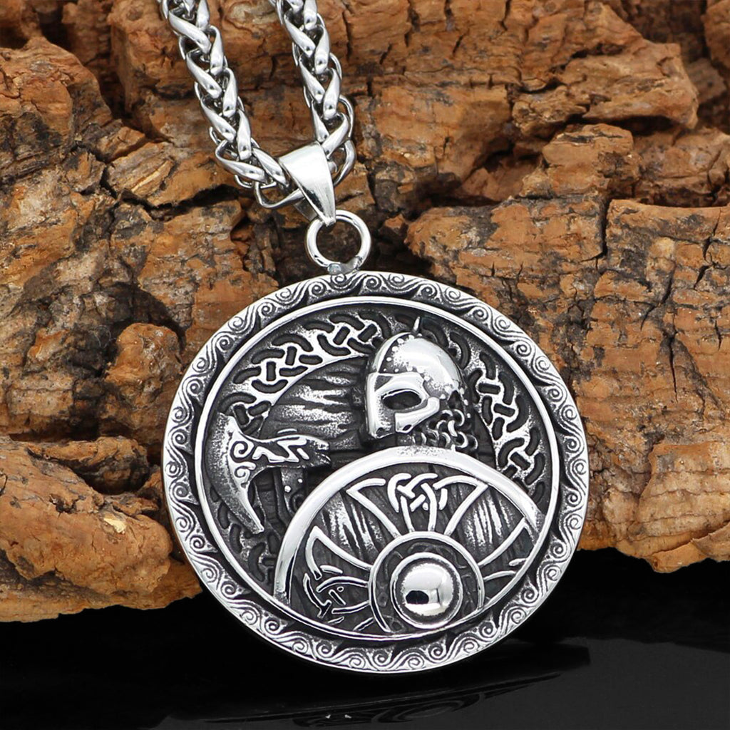 Vikingatida halsband i rostfritt stål med gravyr i form av en krigare