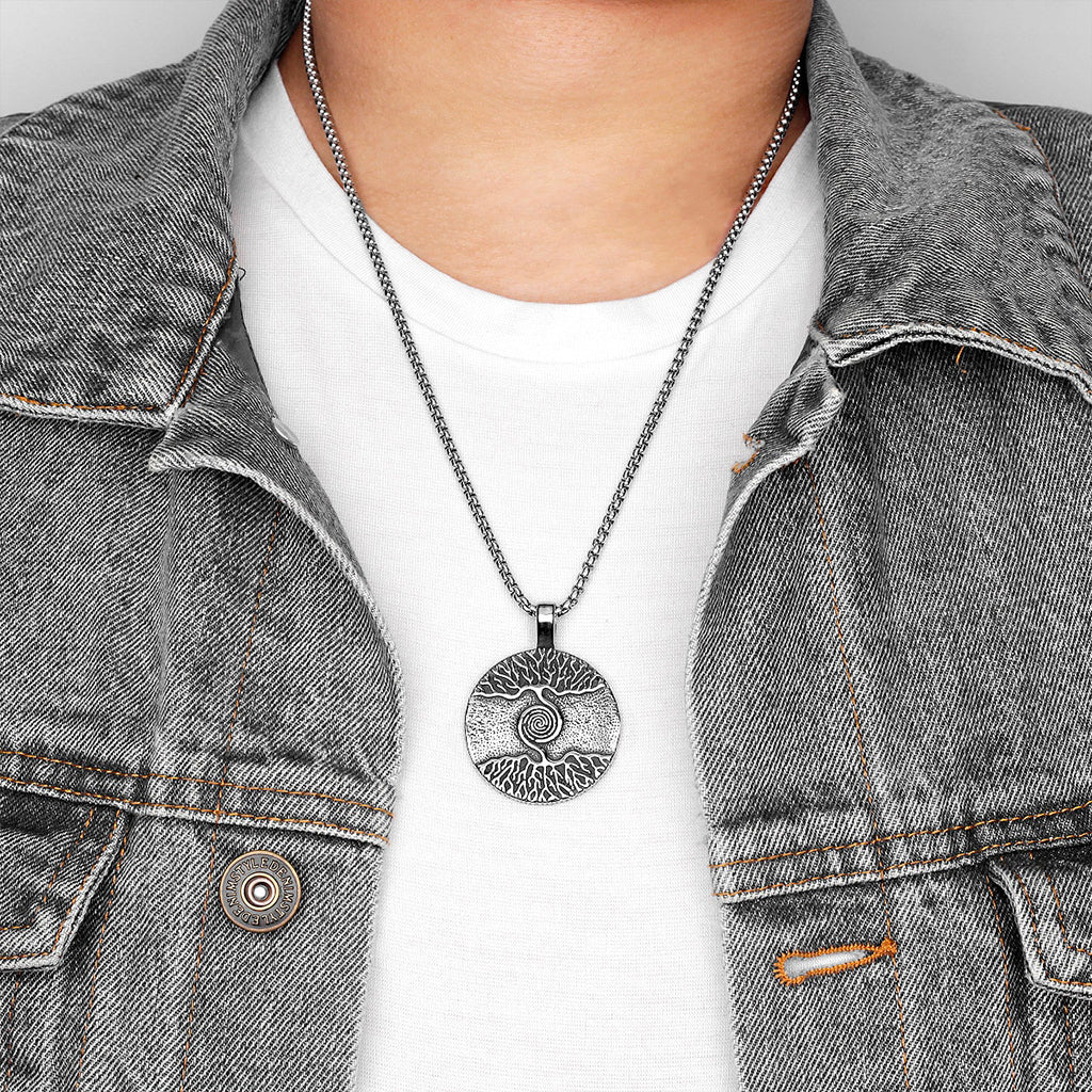 Vikingahalsband med träd