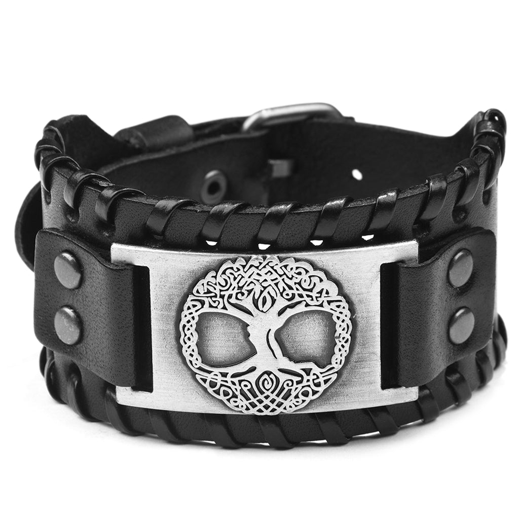 Svart armband i läder med trädet Yggdrasil etsat på silvrig metallbricka