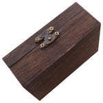 Smyckesförvaring i form av rektangulär box i trä