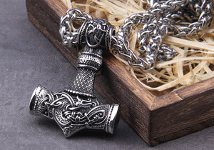 Viking Cult säljer både äkta och handgjorda viking smycken i silver, läder och rostfritt stål