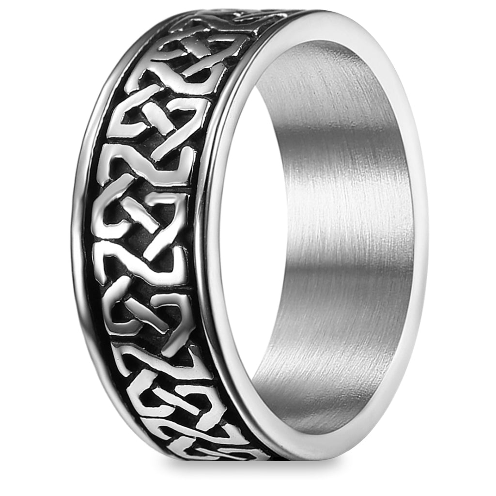 Vikingatida ring med keltiskt knutverk runtom