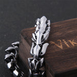 Silverfärgat vikinga armband med drakdesign