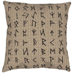 Beige kudde med mönster av svarta runor från den urnordiska runraden