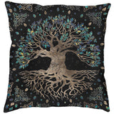 Svart kudde med vackert motiv av det väldiga trädet Yggdrasil från fornnordiska myter