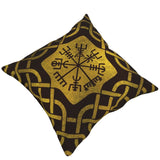 Fornnordiskt kuddöverdrag med motiv av guldfärgade knutar och viking kompass