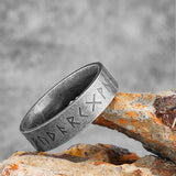 Vintage ring med graverade runor