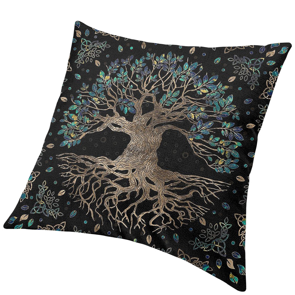 Svartfärgat kuddöverdrag i polyester med textiltryck av vikingarnas världsträd