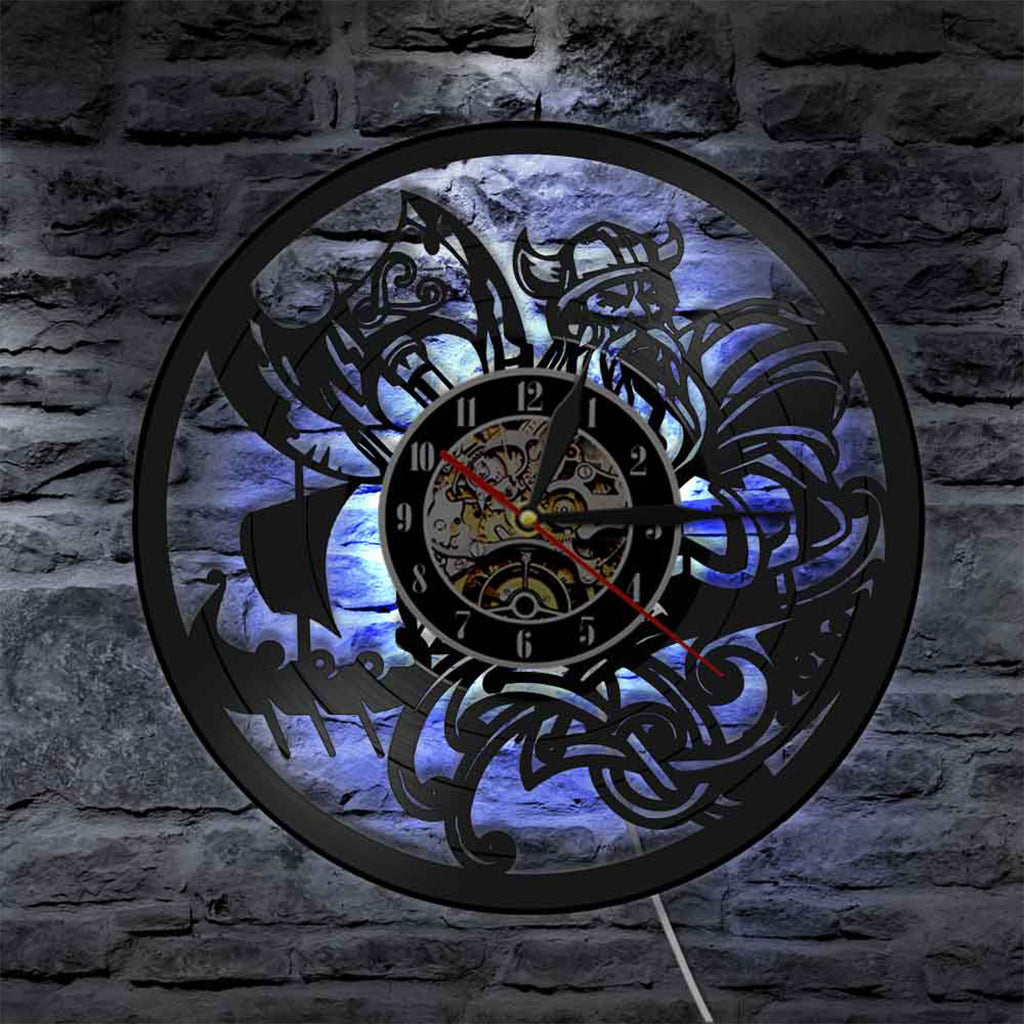 Rund Quartz-klocka med vikingatida design