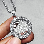Herrhalsband i rostfritt stål med etsad viking kompass (vegvisir)