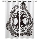 Vita gardiner med motiv av världsträdet Yggdrasil från fornnordisk mytologi